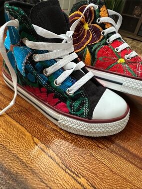 SIZE 12US Kids High-Top Floral Embroidered  Sneakers Multicolor